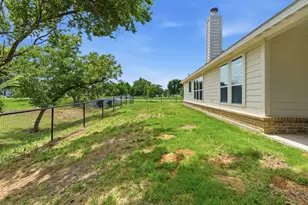 113 Cooper Ct, Springtown, TX 76082 - Photo 22