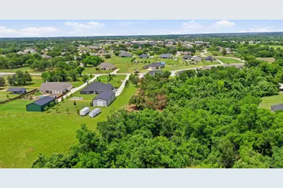 113 Cooper Court, Springtown, TX 76082 - Photo 38