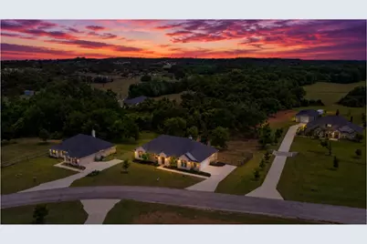 113 Cooper Court, Springtown, TX 76082 - Photo 2