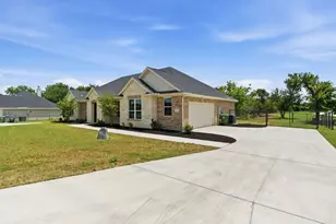 113 Cooper Ct, Springtown, TX 76082 - Photo 4