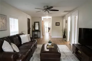 1016 W Collins St, Denton, TX 76201 - Photo 2
