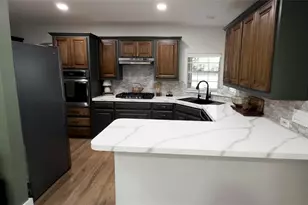 1016 W Collins St, Denton, TX 76201 - Photo 2