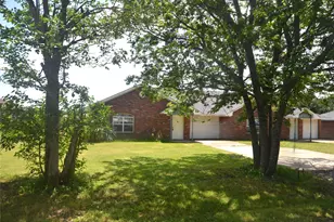 105 Bryant St, Pottsboro, TX 75076 - Photo 2