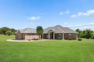 2105 Wood Duck Ln, Granbury, TX 76049 - Photo 2