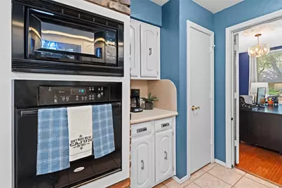 605 Hinsdale Drive, Arlington, TX 76006 - Photo 6