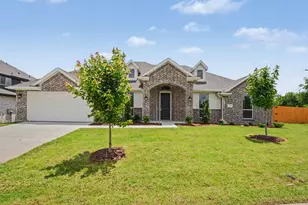 736 Candace Dr, DeSoto, TX 75115 - Photo 2