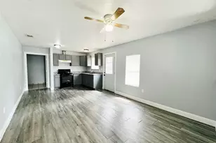 2621 E 12th St, Fort Worth, TX 76111 - Photo 4