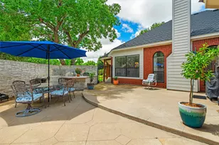 2007 Hunter Pl Ct, Arlington, TX 76006 - Photo 4