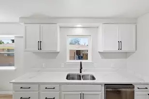 5719 Enchanted Ln, Dallas, TX 75227 - Photo 18
