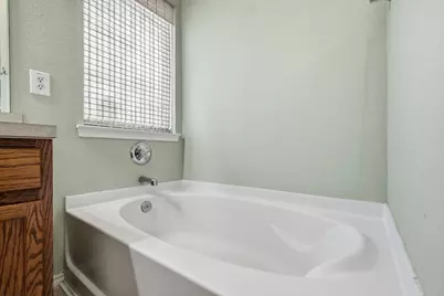 1703 Wolf Creek Drive, Arlington, TX 76018 - Photo 24