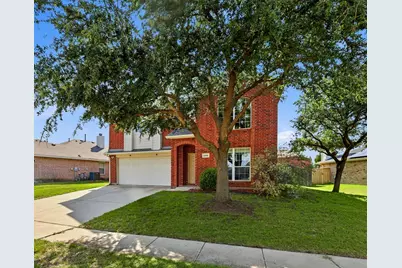 1703 Wolf Creek Drive, Arlington, TX 76018 - Photo 2