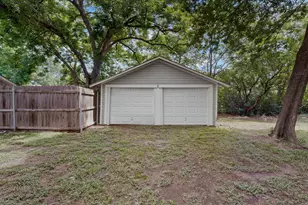 206 Farley St, Waxahachie, TX 75165 - Photo 32