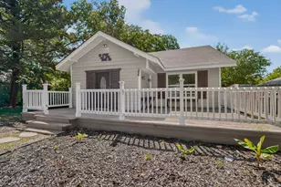 206 Farley St, Waxahachie, TX 75165 - Photo 2