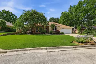 325 Marseille Dr, Hurst, TX 76054 - Photo 2