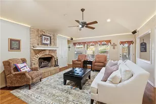 325 Marseille Dr, Hurst, TX 76054 - Photo 6