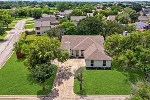 7913 Firefly Dr, Fort Worth, TX 76137 - Photo 4