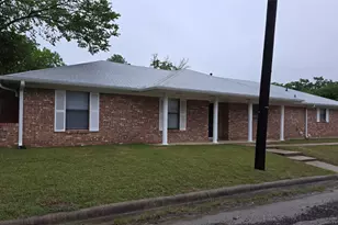 210 E Witt St, Wolfe City, TX 75496 - Photo 1