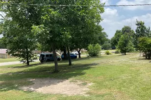 508 N 1st St, Cranfills Gap, TX 76637 - Photo 12
