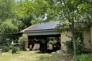 508 N 1st St, Cranfills Gap, TX 76637 - Photo 16