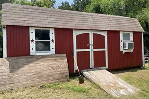 508 N 1st St, Cranfills Gap, TX 76637 - Photo 14