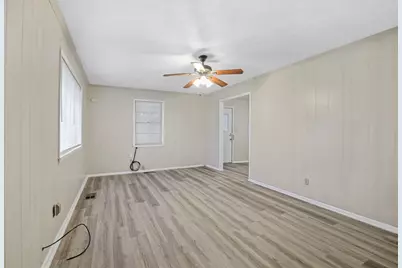 303 W Davis Street, Blue Ridge, TX 75424 - Photo 2
