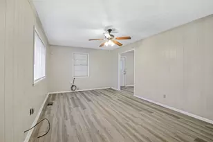 303 W Davis St, Blue Ridge, TX 75424 - Photo 2
