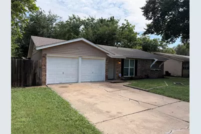 1005 Fairfax Court, Arlington, TX 76015 - Photo 2