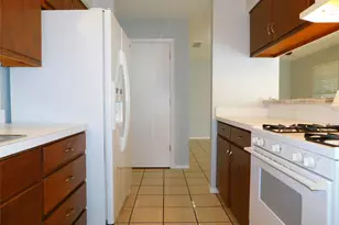 1114 E Mulberry St, Denton, TX 76205 - Photo 10