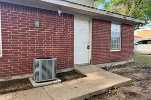 218 N 6th St, Wills Point, TX 75169 - Photo 2