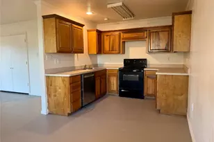 218 N 6th St, Wills Point, TX 75169 - Photo 6