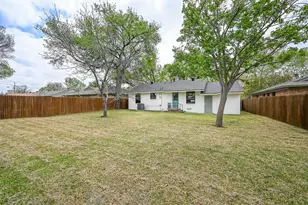 2729 Lockhart Ave, Dallas, TX 75228 - Photo 18