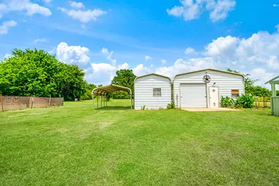 735 1st Street SW, Detroit, TX 75436 - Photo 16