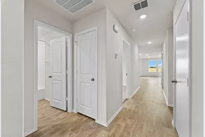 915 Prince Albert, Seguin, TX 78155 - Photo 2
