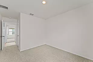 915 Prince Albert, Seguin, TX 78155 - Photo 10