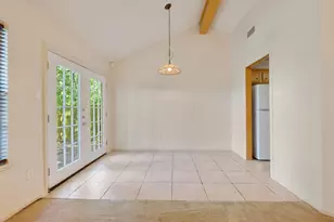 2007 Sandalwood Ln, Bryan, TX 77807 - Photo 4