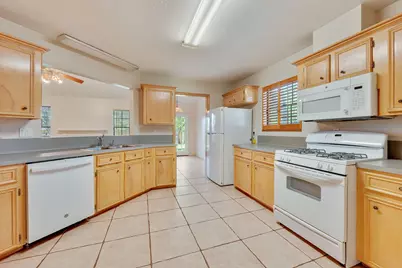 2007 Sandalwood Lane, Bryan, TX 77807 - Photo 6