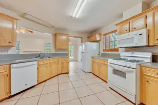 2007 Sandalwood Ln, Bryan, TX 77807 - Photo 6