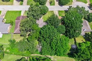 2007 Sandalwood Ln, Bryan, TX 77807 - Photo 18