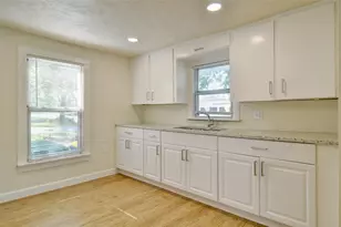 300 Meadow Park Dr, White Settlement, TX 76108 - Photo 10
