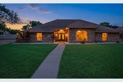 906 Greenbriar Lane, Duncanville, TX 75137 - Photo 1