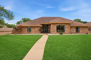 906 Greenbriar Ln, Duncanville, TX 75137 - Photo 2