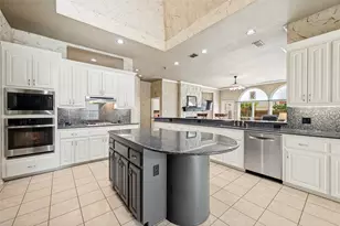2119 Shumard Oak Ln, Irving, TX 75063 - Photo 8