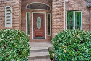 2119 Shumard Oak Ln, Irving, TX 75063 - Photo 2