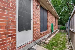 629 Forest Oaks Dr, Grand Prairie, TX 75052 - Photo 22