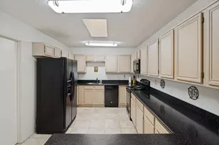 629 Forest Oaks Dr, Grand Prairie, TX 75052 - Photo 12