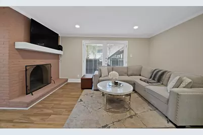 5904 Sandhurst Lane #145, Dallas, TX 75206 - Photo 2