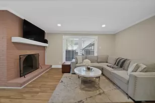 5904 Sandhurst Ln, Dallas, TX 75206 - Photo 2