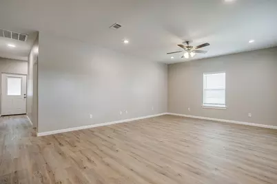 133 Winners Circle Unit #703, Weatherford, TX 76087 - Photo 4