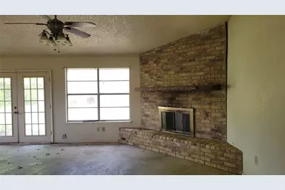 902 S Old Temple Road, Hewitt, TX 76643 - Photo 4