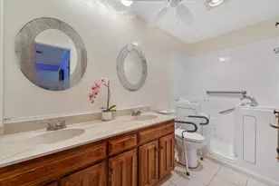1926 Creek Wood Ct, Irving, TX 75060 - Photo 18